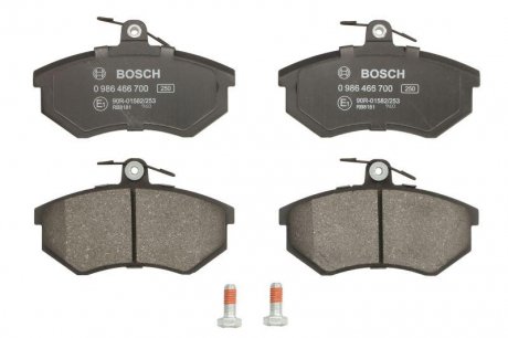 Комплект тормозных колодок, дисковый тормоз/ BOSCH 0 986 466 700 (фото 1)