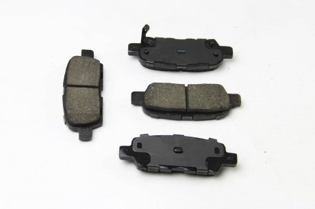 Комплект тормозных колодок, дисковый тормоз FERODO FDB1693 (фото 1)
