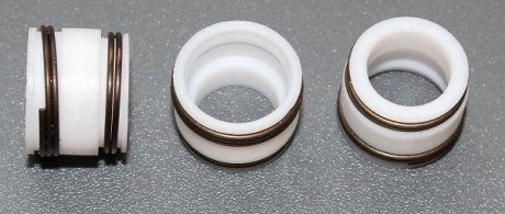 Уплотнительное кольцо, стержень клапана/ ELRING 253.685