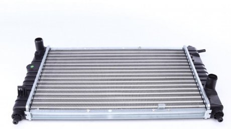 Радиатор охлаждения NRF 53250 (фото 1)