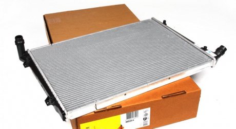 Радиатор охлаждения VW Caddy 1.9/2.0TDI +/-AC NRF 53814 (фото 1)