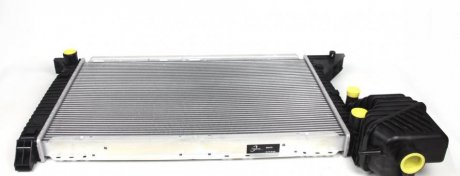 Радиатор охлаждения MB Sprinter 2.2-2.7 CDI 00-06 AUTOMOTIVE TRUCKTEC 02.40.173 (фото 1)