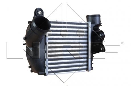 Радиатор интеркулера Skoda Octavia/ VW Bora/ Golf IV 1.8 T/1.9 TDI 97-05 NRF 30935 (фото 1)