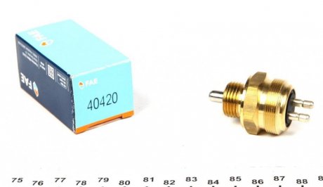 Датчик вмикання заднього ходу MB Sprinter 901-904 (M18x1.5) FAE 40420 (фото 1)