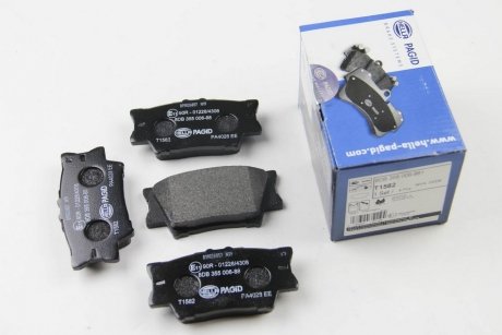 Комплект тормозных колодок, дисковый тормоз HELLA 8DB355006881 (фото 1)
