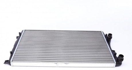 Радиатор охлаждения MAHLE MAHLE / KNECHT CR 761 000S