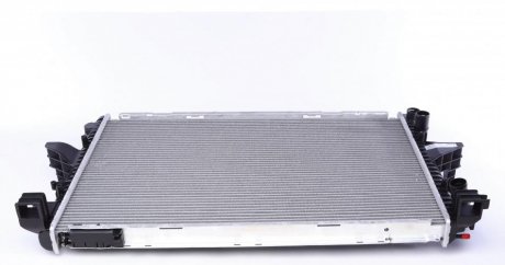 Радиатор охлаждения MAHLE MAHLE / KNECHT CR 585 000S